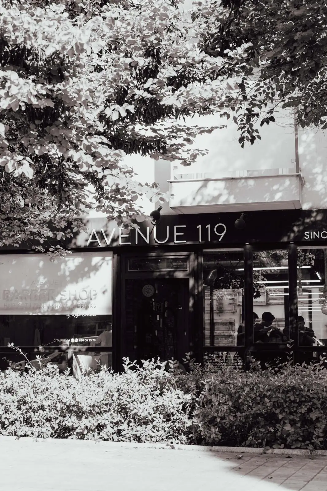 Interior de Avenue 119 Barbershop